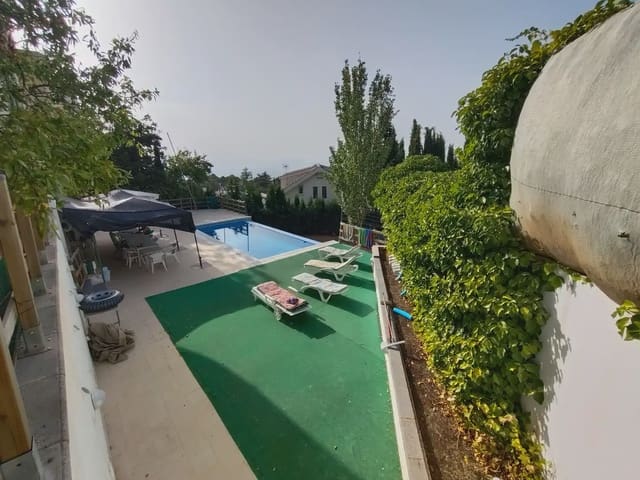 Chalet de 5 habitaciones en La Zubia en venta con piscina - 429.900 € (Ref: 9548658)