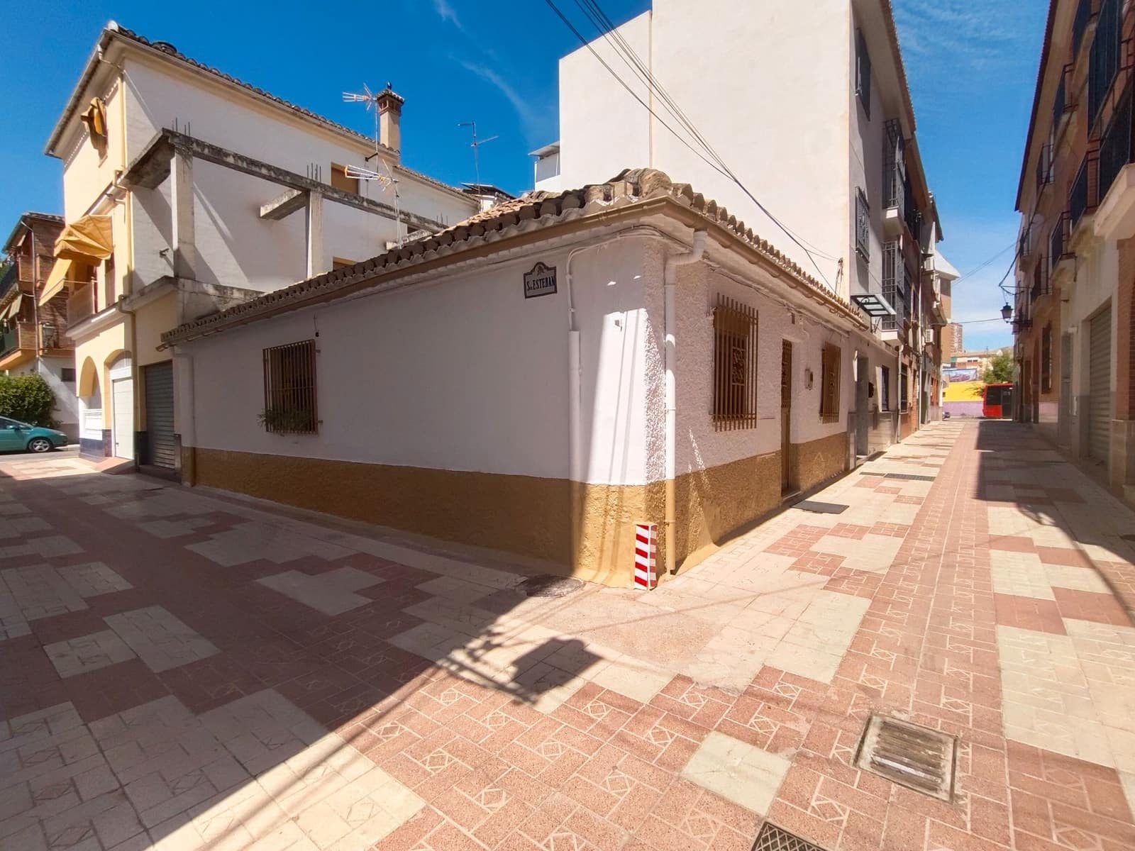 3 slaapkamer Appartement te koop in Granada stad - € 167.000 (Ref: 9548659)