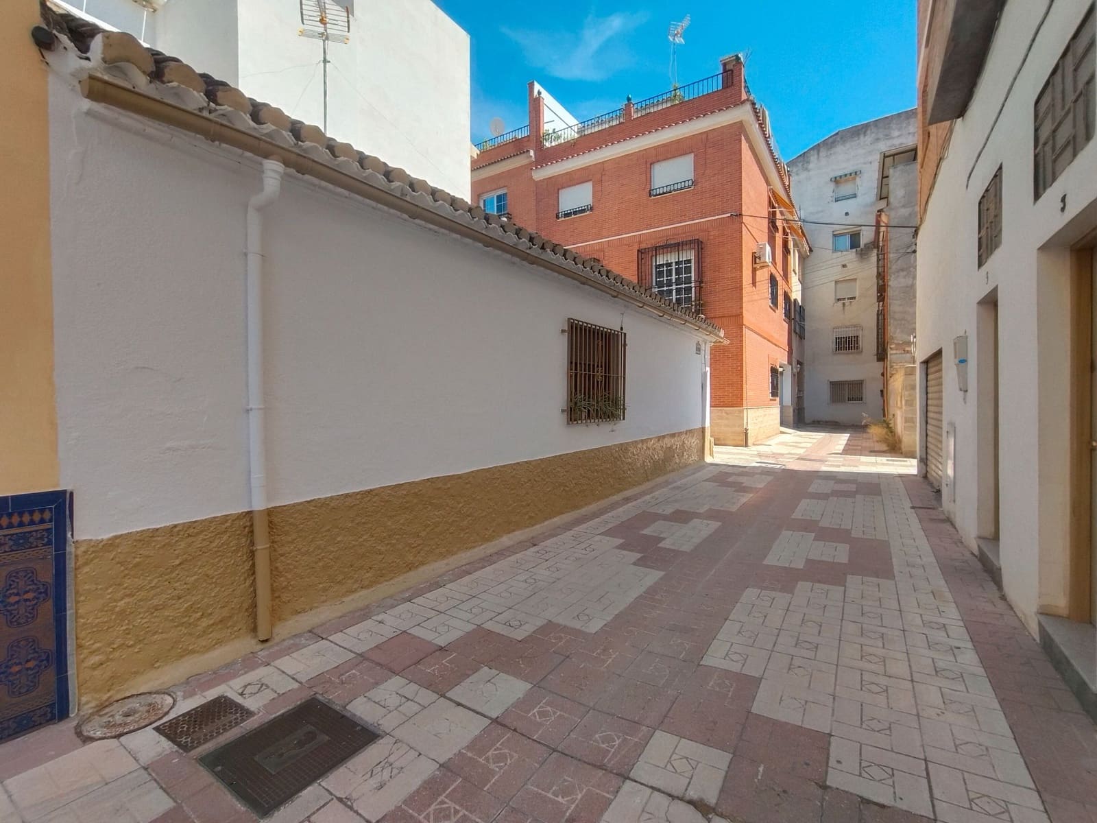 3 slaapkamer Appartement te koop in Granada stad - € 167.000 (Ref: 9548659)