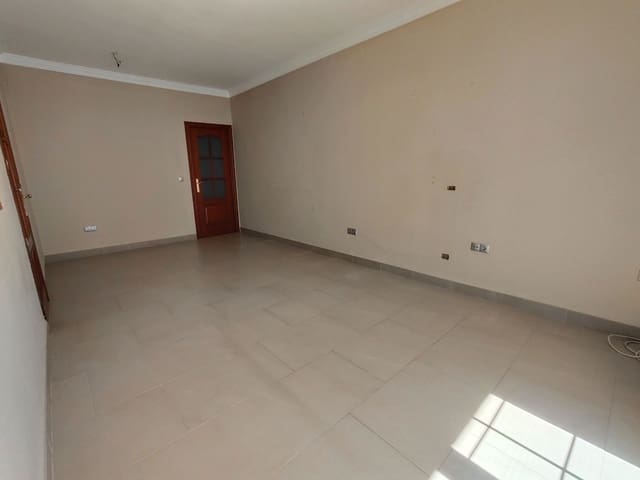 3 makuuhuone Asunto myytävänä paikassa Priego de Córdoba - 119 900 € (Ref: 9548660)