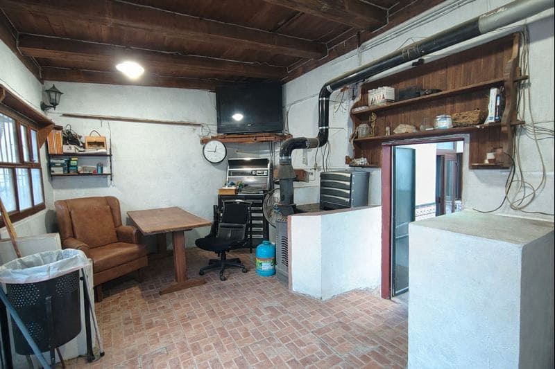 5 bedroom Townhouse for sale in Priego de Cordoba with garage - € 219,900 (Ref: 9548661)
