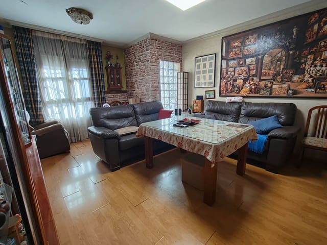 5 sypialnia Dom na sprzedaż w Priego de Córdoba z garażem - 219 900 € (Ref: 9548661)