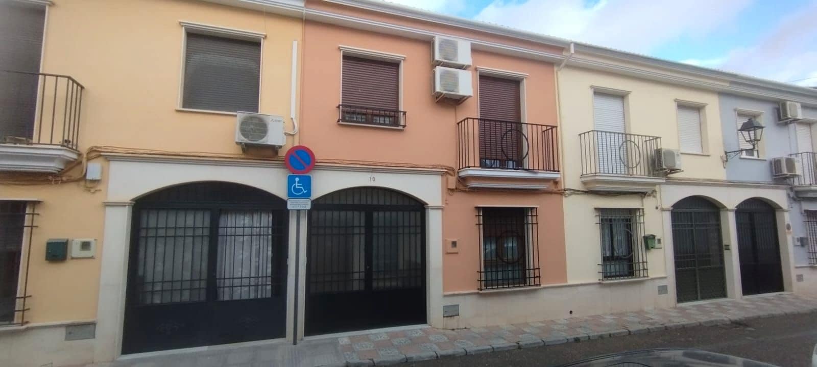 5 bedroom Townhouse for sale in Priego de Cordoba with garage - € 209,900 (Ref: 9548661)