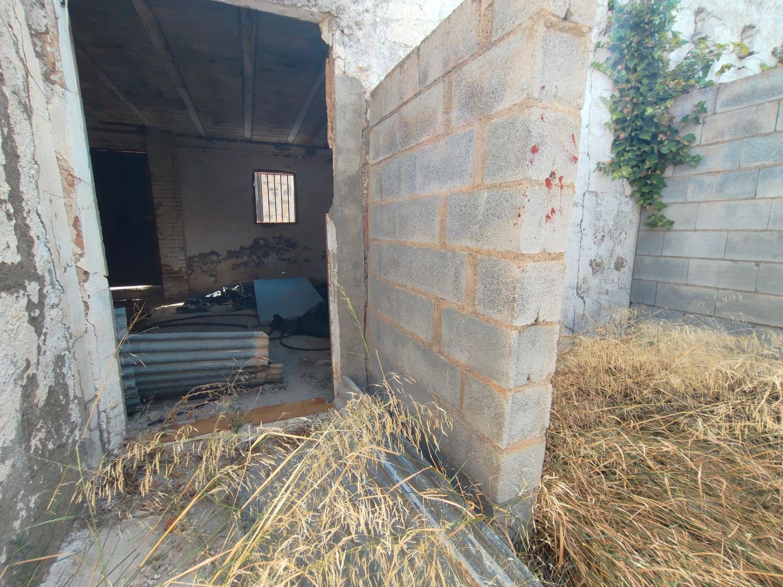 Comercial para venda em La Peza - 79 900 € (Ref: 9548666)