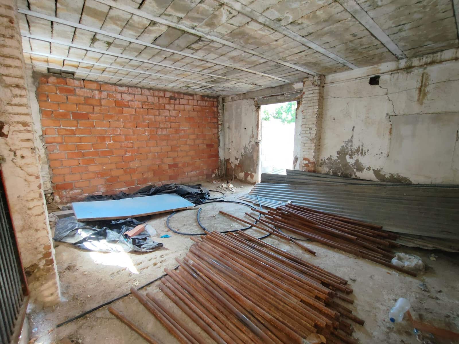 Comercial para venda em La Peza - 79 900 € (Ref: 9548666)