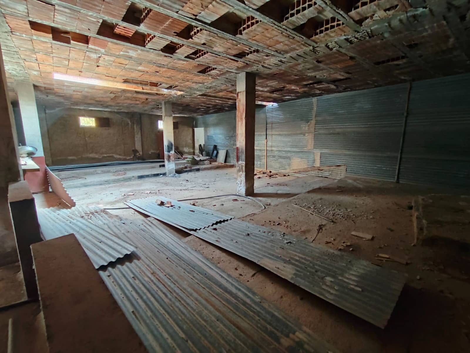 Comercial para venda em La Peza - 79 900 € (Ref: 9548666)