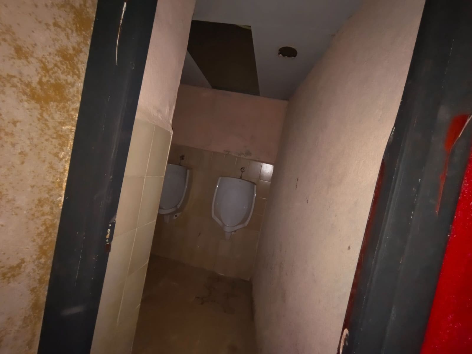 Comercial para venda em La Peza - 79 900 € (Ref: 9548666)