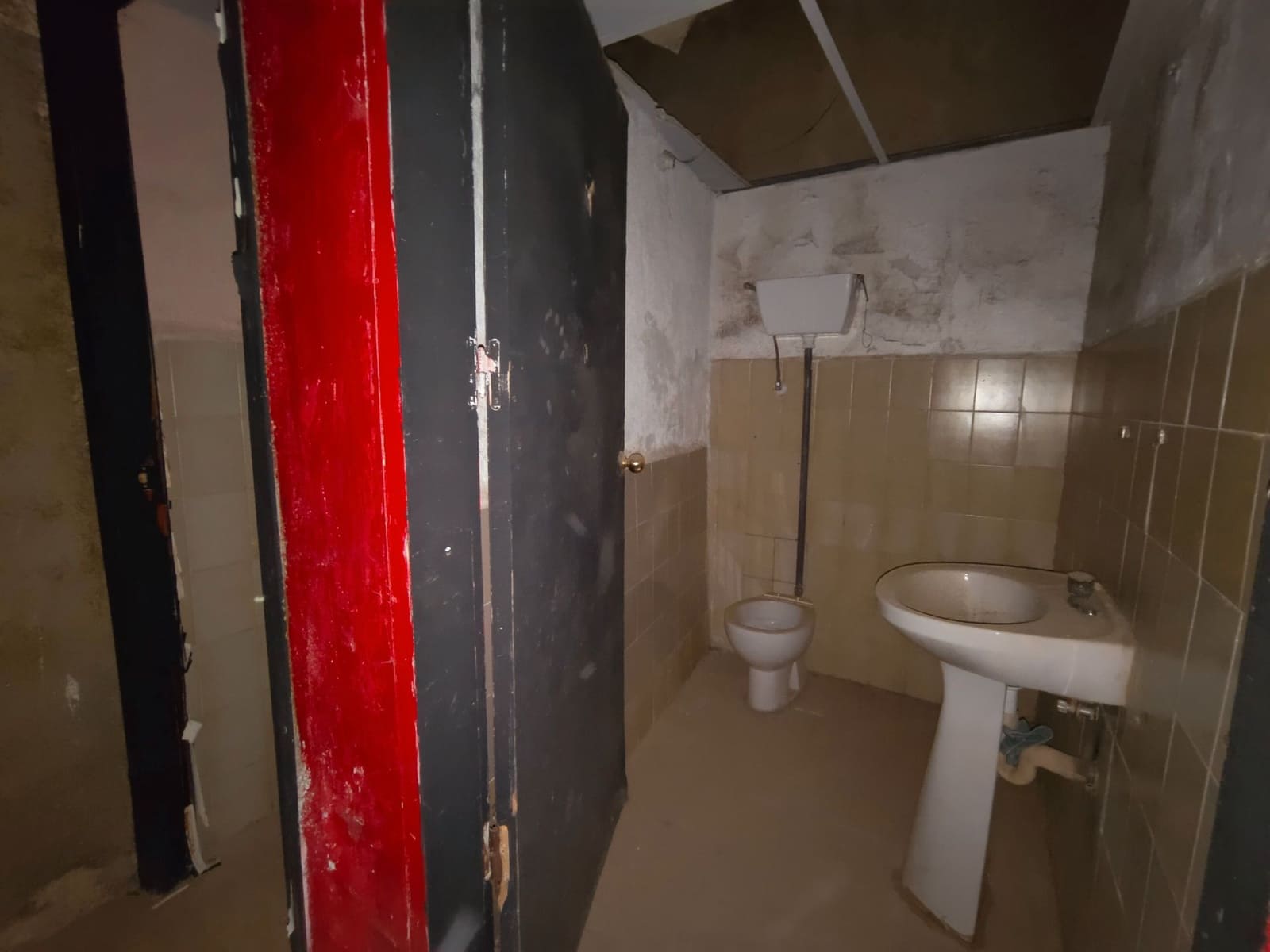 Comercial para venda em La Peza - 79 900 € (Ref: 9548666)