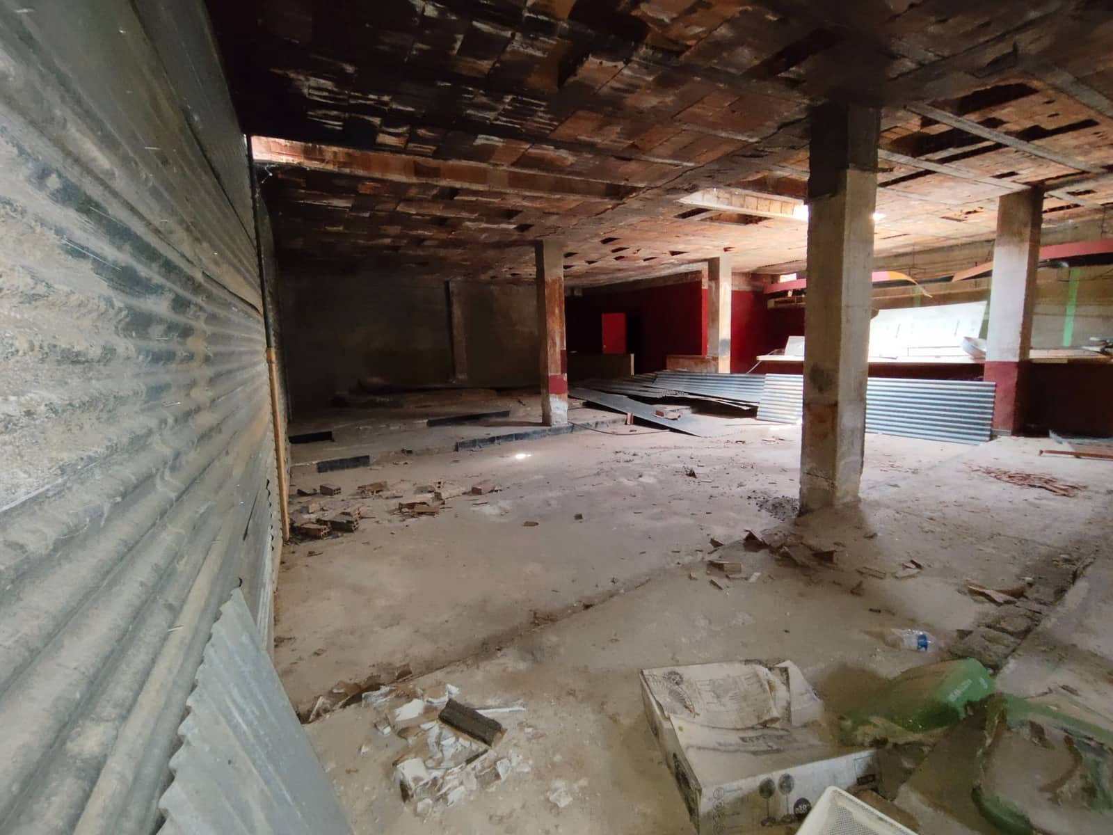 Comercial para venda em La Peza - 79 900 € (Ref: 9548666)