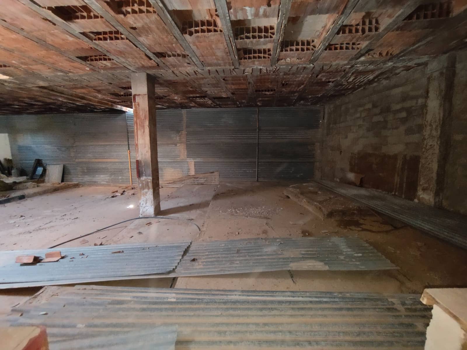 Comercial para venda em La Peza - 79 900 € (Ref: 9548666)