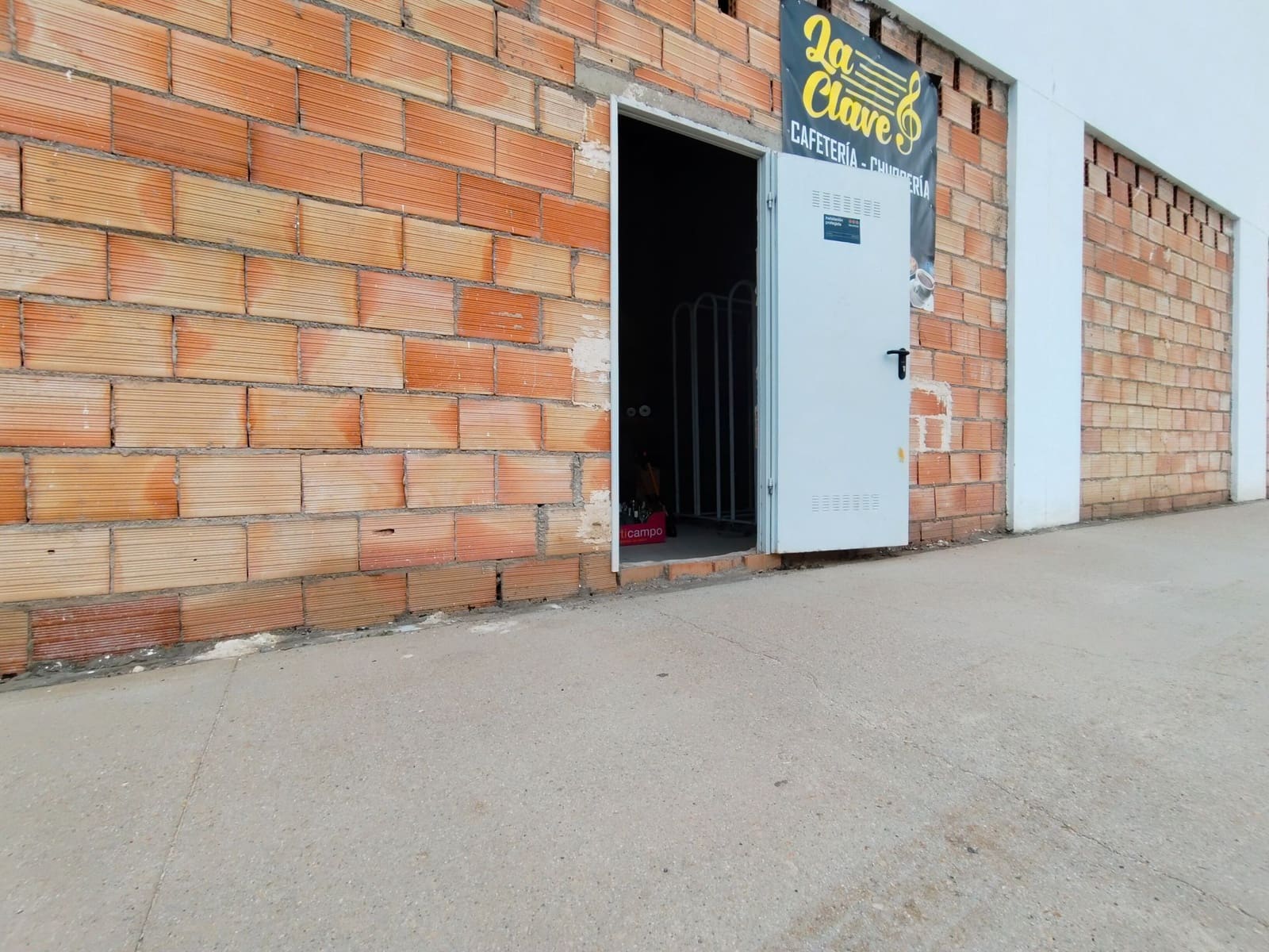 Comercial para arrendar em Granada cidade - 1 200 € (Ref: 9668248)