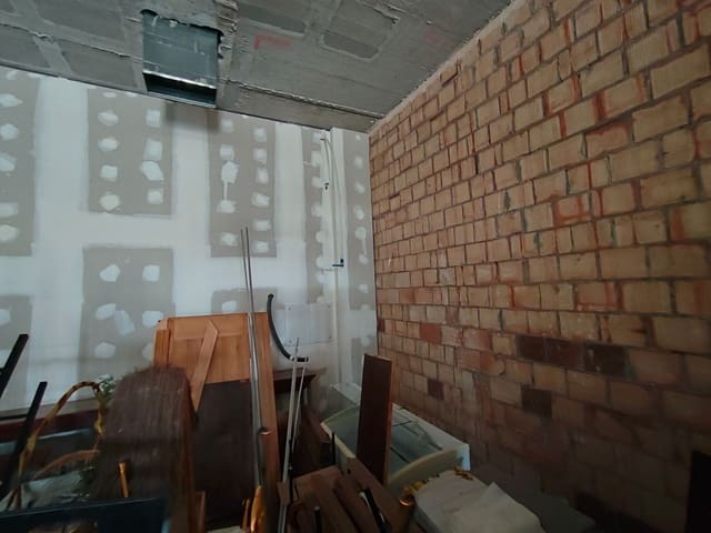 Comercial para arrendar em Camino de Ronda - Rosaleda, Granada cidade - 1 200 € (Ref: 9668248)