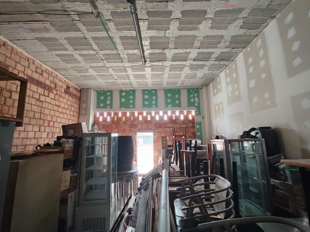 Comercial para arrendar em Camino de Ronda - Rosaleda, Granada cidade - 1 200 € (Ref: 9668248)