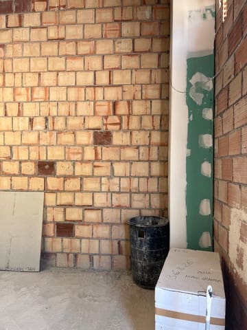 Commercieel te huur in Camino de Ronda - Rosaleda, Granada stad - € 1.200 (Ref: 9668248)