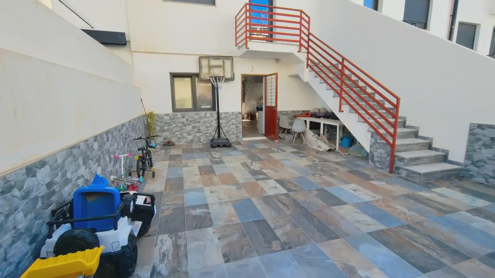 3 bedroom Semi-detached Villa for sale in Vegas del Genil with garage - € 279,900 (Ref: 9734212)