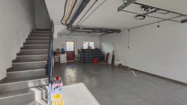 3 bedroom Semi-detached Villa for sale in Vegas del Genil with garage - € 279,900 (Ref: 9734212)