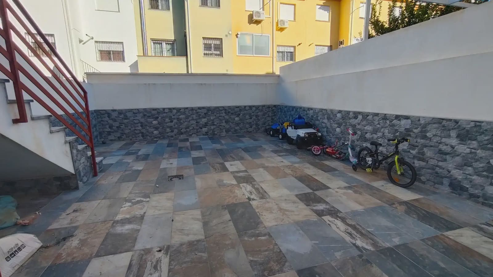 3 bedroom Semi-detached Villa for sale in Vegas del Genil with garage - € 279,900 (Ref: 9734212)