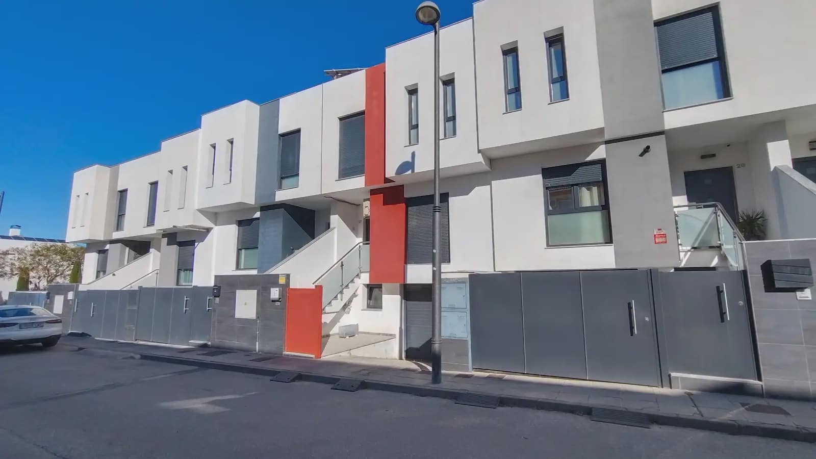 3 bedroom Semi-detached Villa for sale in Vegas del Genil with garage - € 279,900 (Ref: 9734212)