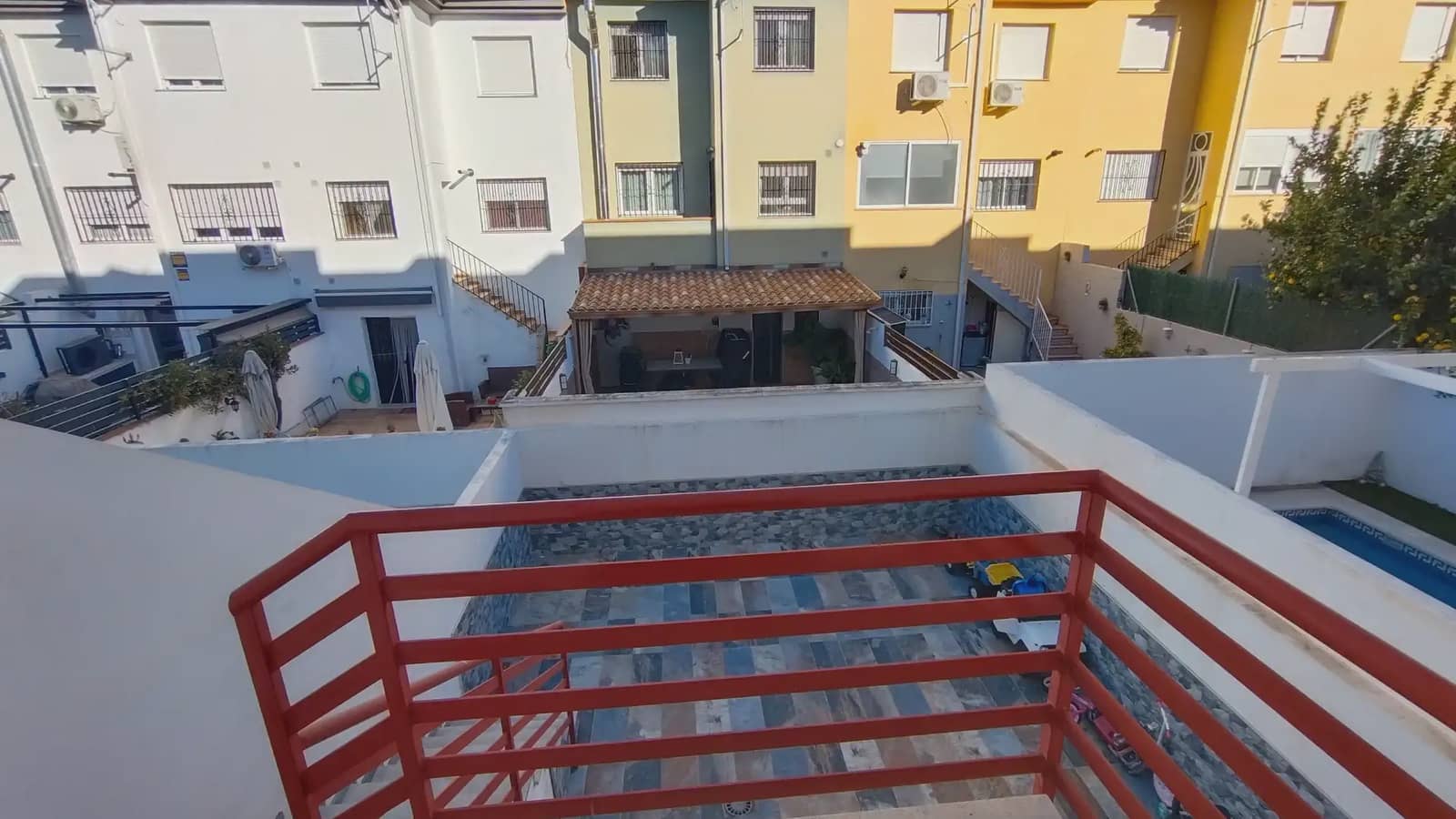 3 bedroom Semi-detached Villa for sale in Vegas del Genil with garage - € 279,900 (Ref: 9734212)