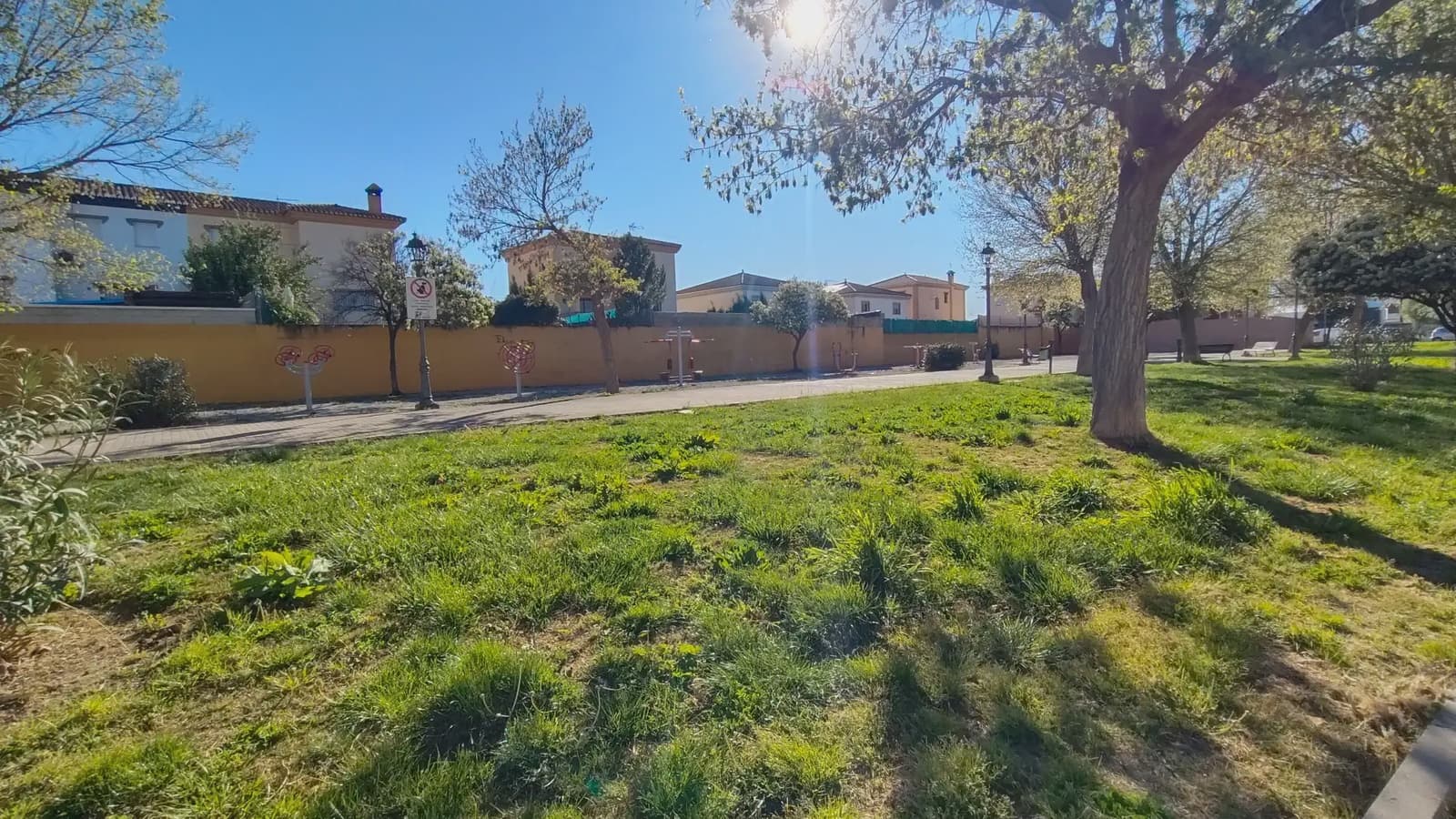 3 bedroom Semi-detached Villa for sale in Vegas del Genil with garage - € 279,900 (Ref: 9734212)