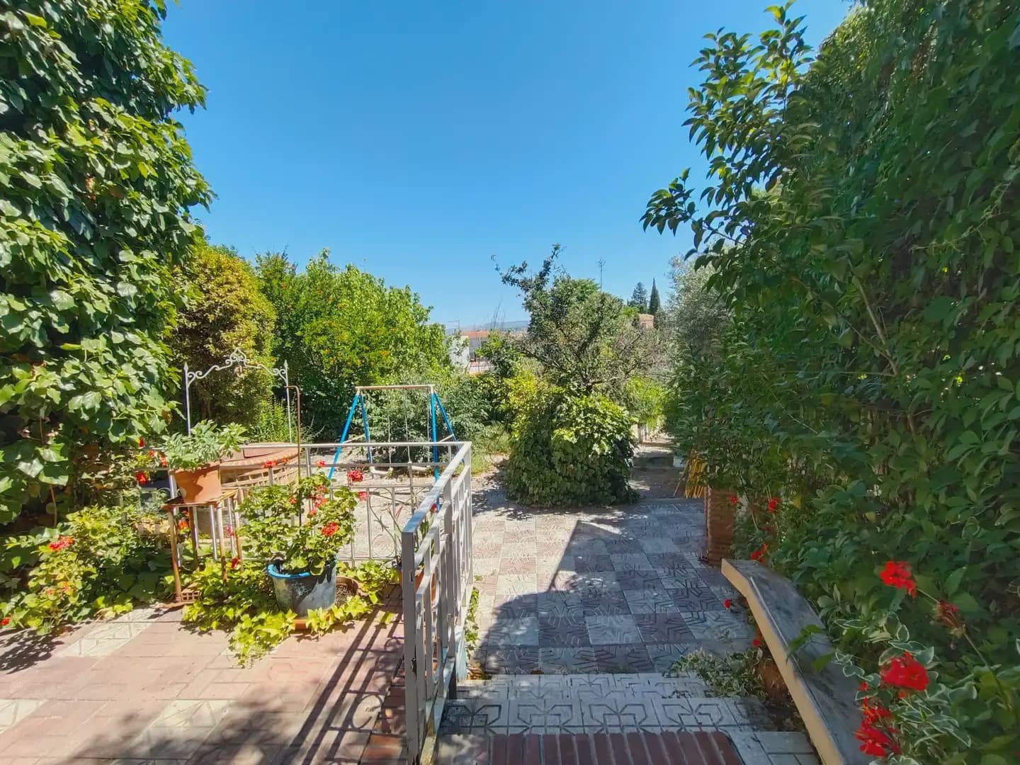5 sovrum Villa till salu i La Zubia med pool garage - 349 900 € (Ref: 9893616)