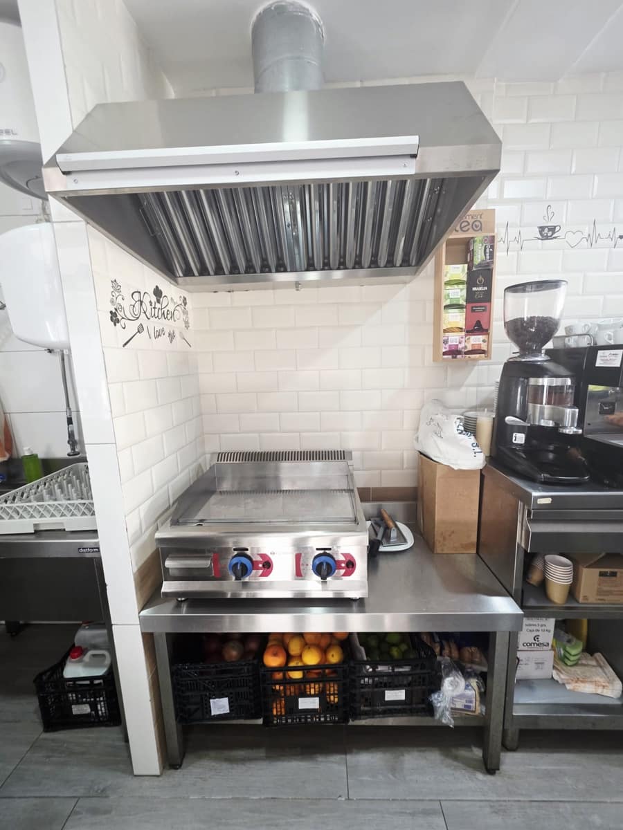 1 makuuhuone Kaupallinen vuokrattavana paikassa Adeje - 2 000 € (Ref: 9528877)