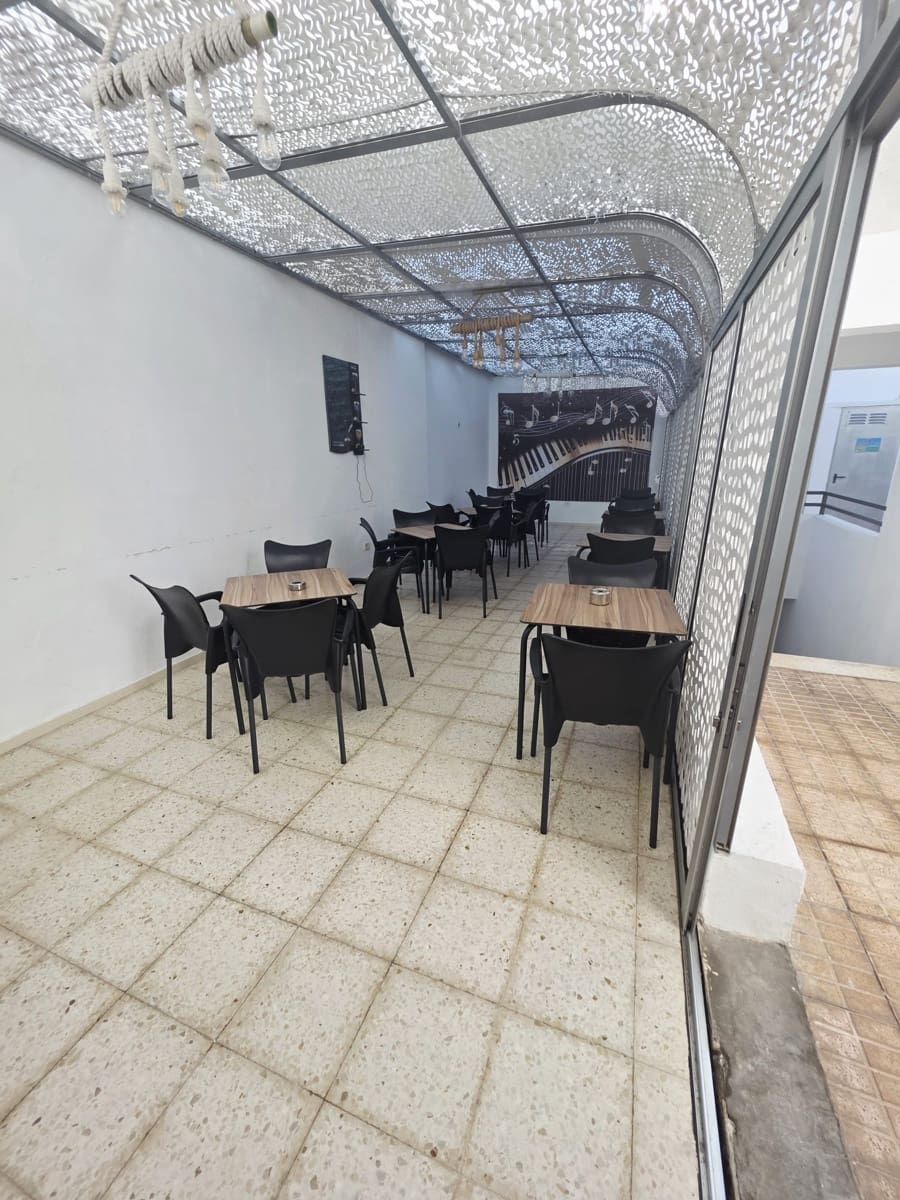 1 makuuhuone Kaupallinen vuokrattavana paikassa Adeje - 2 000 € (Ref: 9528877)