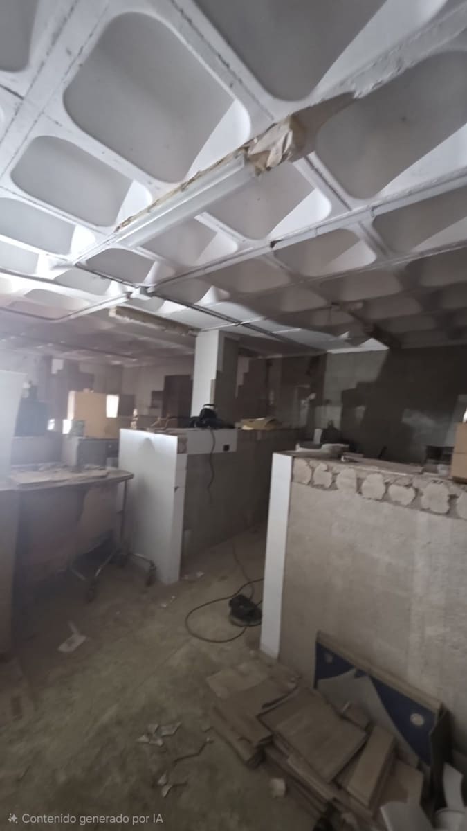 Kauppa vuokrattavana paikassa Adeje - 2 000 € (Ref: 9528900)