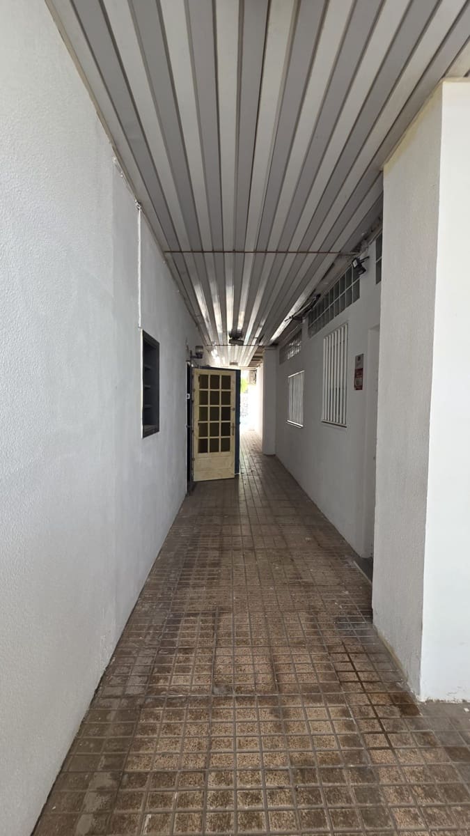 Kauppa vuokrattavana paikassa Adeje - 2 000 € (Ref: 9528900)