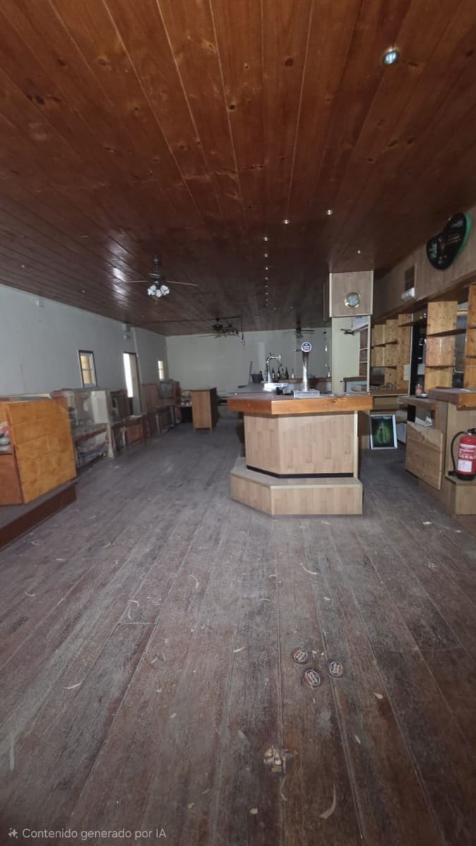 Kaupallinen vuokrattavana paikassa Adeje - 2 000 € (Ref: 9528924)