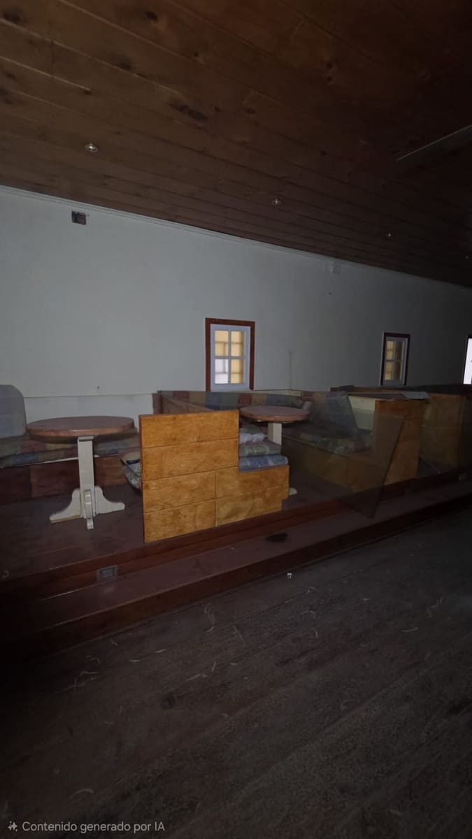 Kaupallinen vuokrattavana paikassa Adeje - 2 000 € (Ref: 9528924)