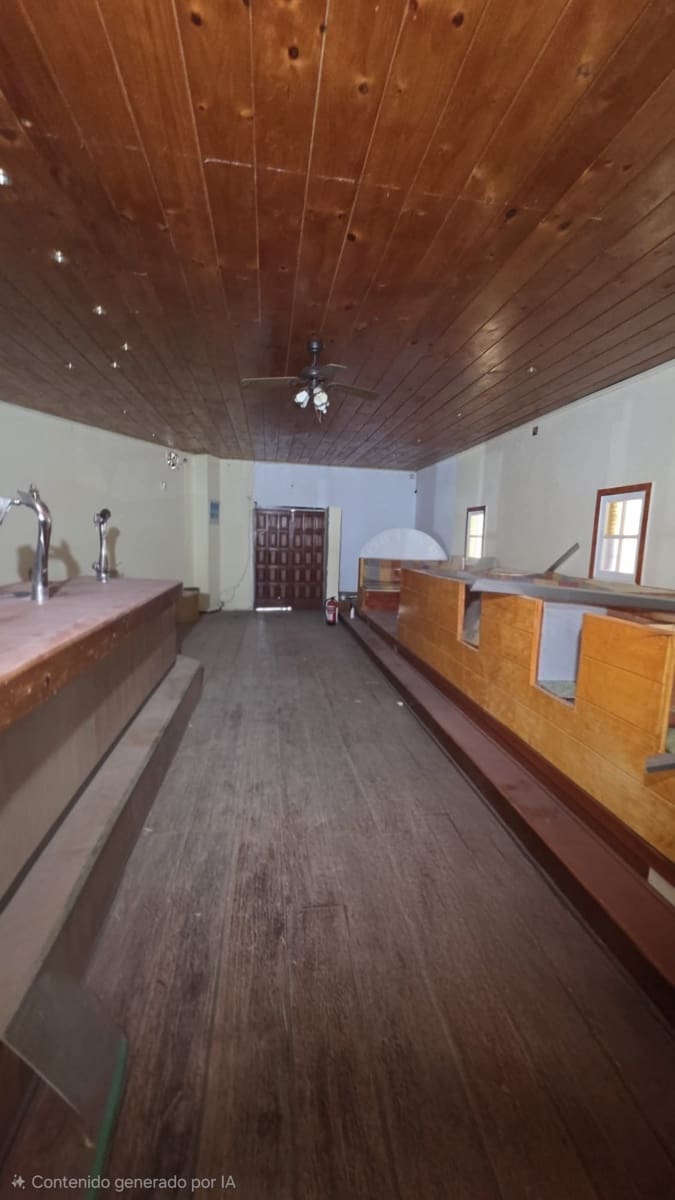 Kaupallinen vuokrattavana paikassa Adeje - 2 000 € (Ref: 9528924)