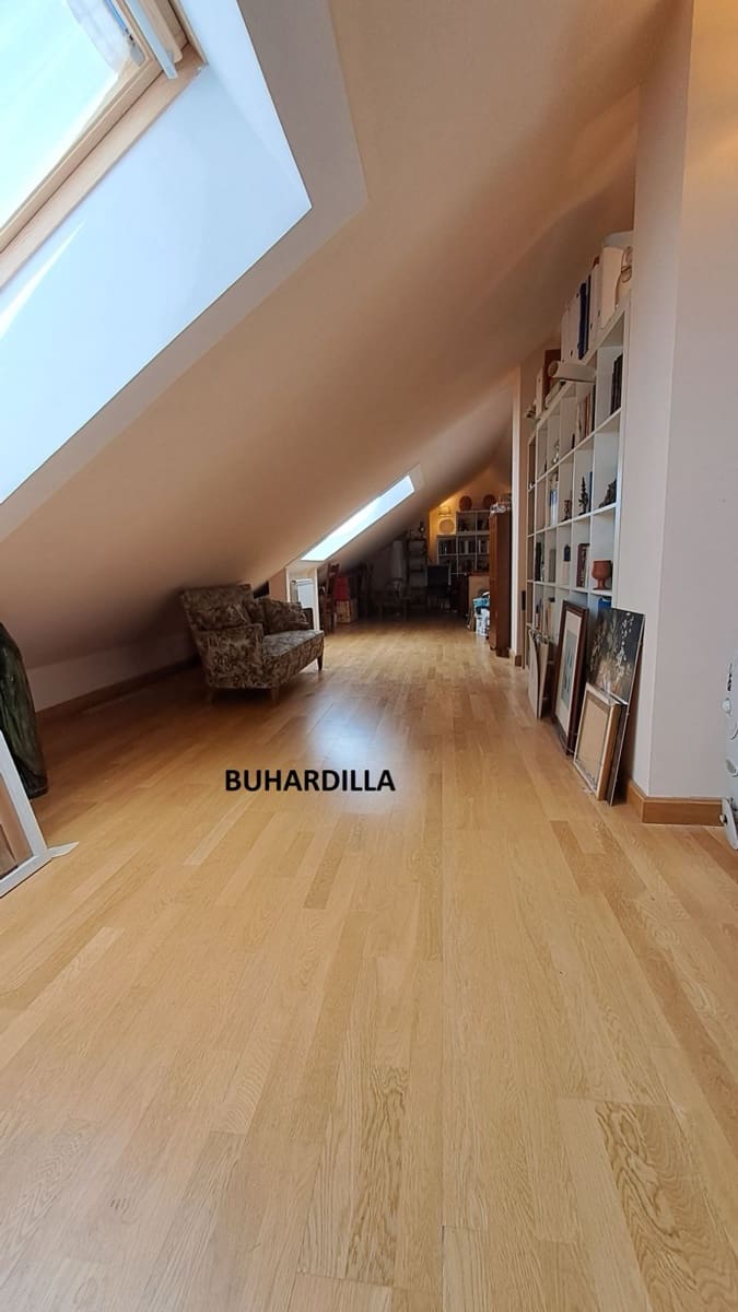 5 makuuhuone Omakotitalo myytävänä paikassa Valdemorillo mukana uima-altaan 
autotalli - 730 000 € (Ref: 9543713)