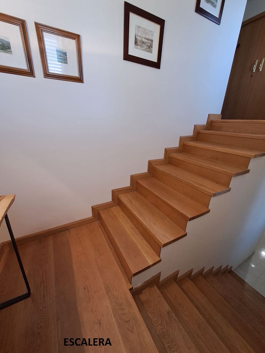 5 makuuhuone Omakotitalo myytävänä paikassa Valdemorillo mukana uima-altaan 
autotalli - 730 000 € (Ref: 9543713)