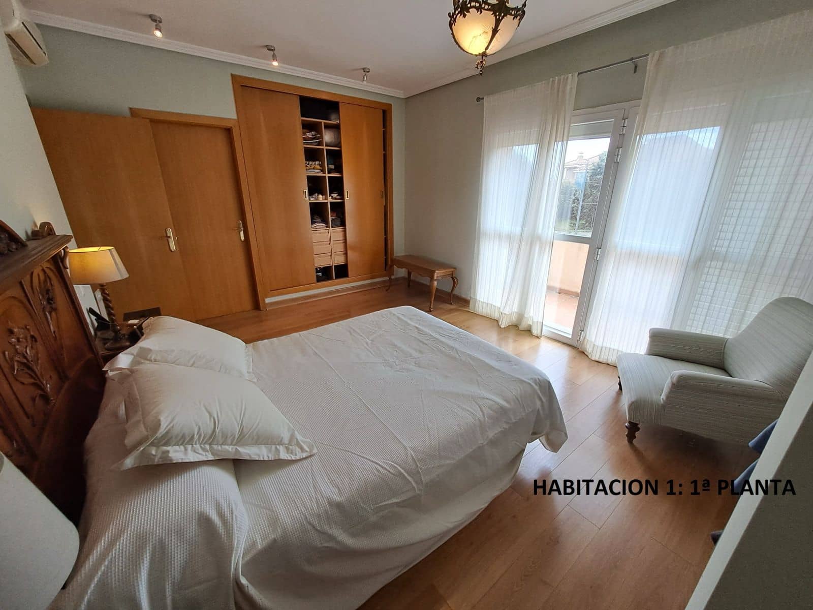 5 makuuhuone Omakotitalo myytävänä paikassa Valdemorillo mukana uima-altaan 
autotalli - 730 000 € (Ref: 9543713)