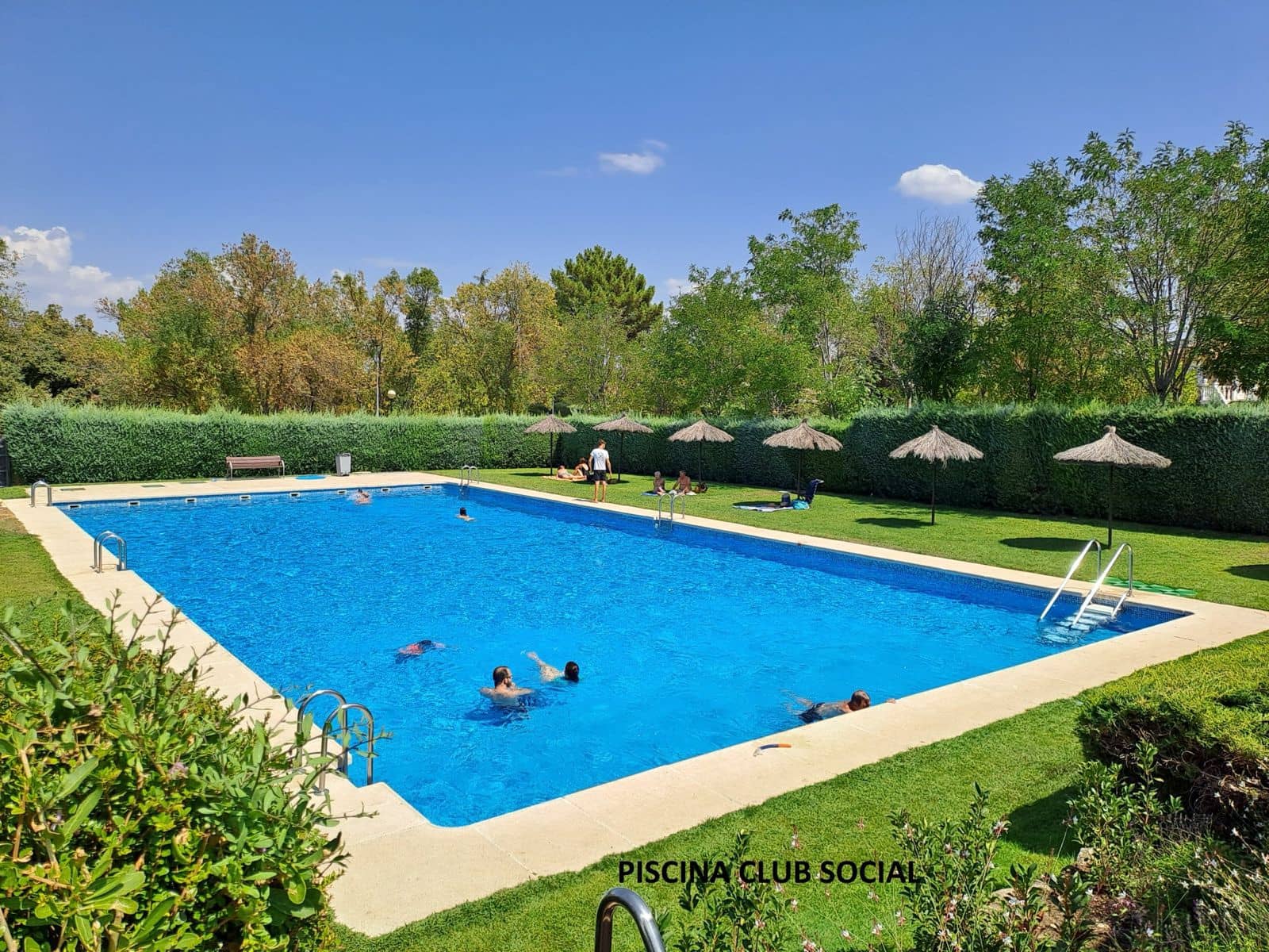 5 makuuhuone Omakotitalo myytävänä paikassa Valdemorillo mukana uima-altaan 
autotalli - 730 000 € (Ref: 9543713)