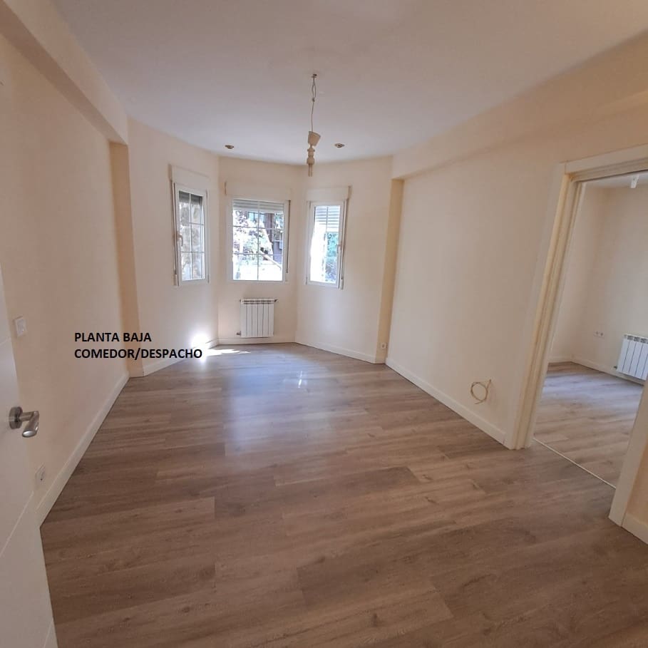 7 makuuhuone Omakotitalo myytävänä paikassa Valdemorillo mukana uima-altaan 
autotalli - 750 000 € (Ref: 9543850)