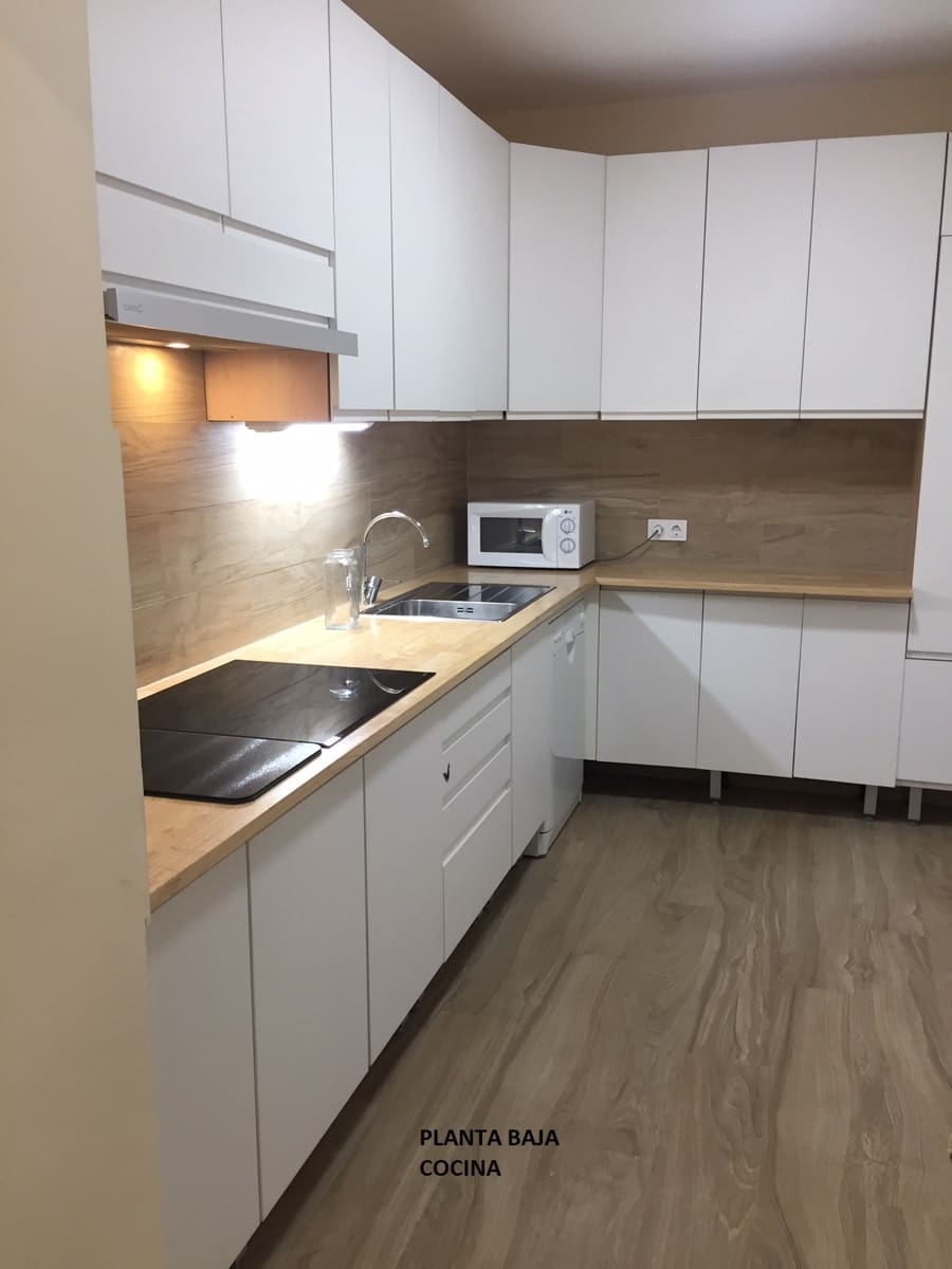 7 makuuhuone Omakotitalo myytävänä paikassa Valdemorillo mukana uima-altaan 
autotalli - 750 000 € (Ref: 9543850)