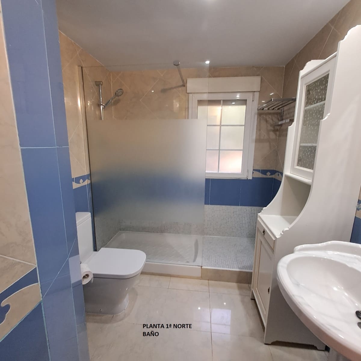 7 makuuhuone Omakotitalo myytävänä paikassa Valdemorillo mukana uima-altaan 
autotalli - 750 000 € (Ref: 9543850)