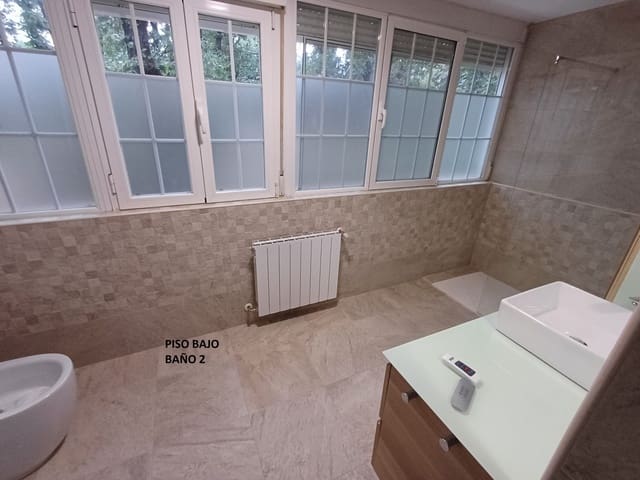 7 makuuhuone Omakotitalo myytävänä paikassa Valdemorillo mukana uima-altaan 
autotalli - 750 000 € (Ref: 9543850)