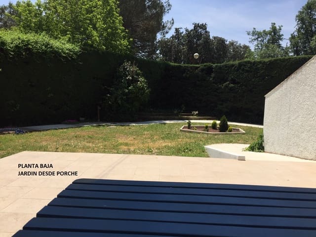 7 makuuhuone Omakotitalo myytävänä paikassa Valdemorillo mukana uima-altaan 
autotalli - 750 000 € (Ref: 9543850)