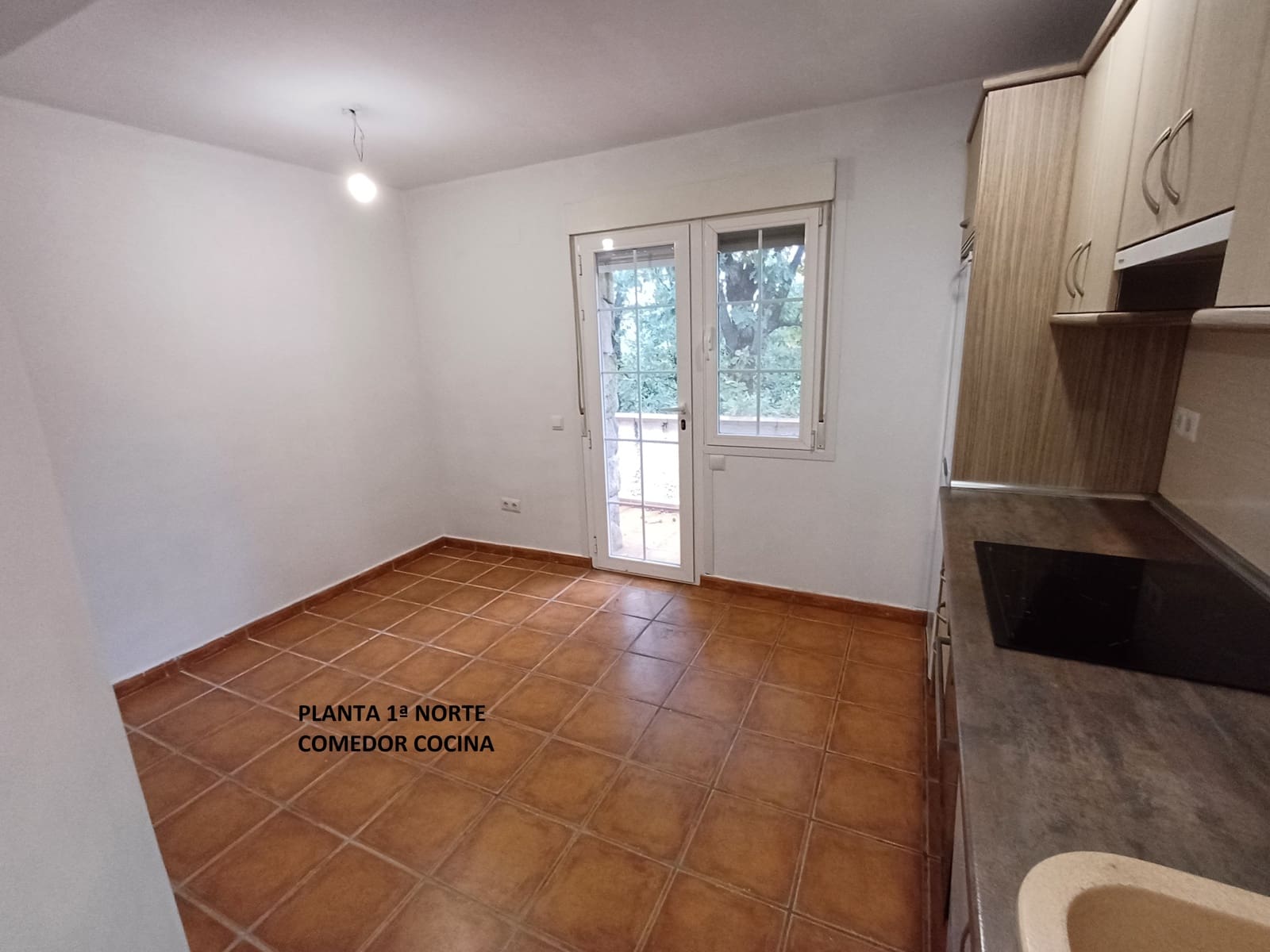 7 makuuhuone Omakotitalo myytävänä paikassa Valdemorillo mukana uima-altaan 
autotalli - 750 000 € (Ref: 9543850)