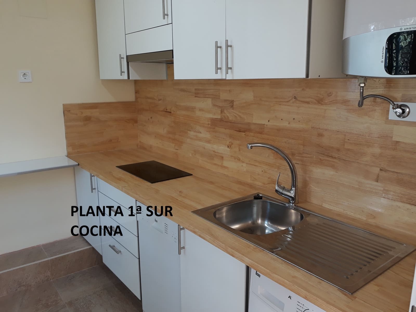 7 makuuhuone Omakotitalo myytävänä paikassa Valdemorillo mukana uima-altaan 
autotalli - 750 000 € (Ref: 9543850)