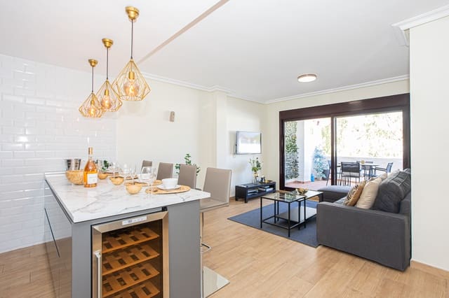 3 chambre Appartement à vendre à Nueva Andalucia, Marbella avec piscine garage - 690 000 € (Ref: 9542052)