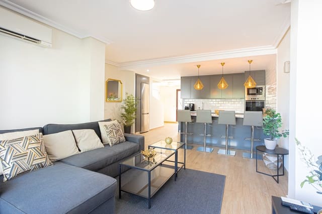 3 chambre Appartement à vendre à Nueva Andalucia, Marbella avec piscine garage - 690 000 € (Ref: 9542052)