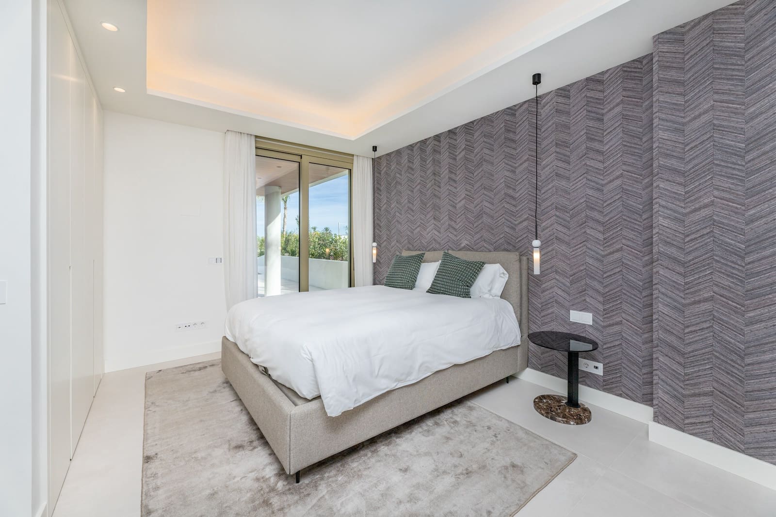 5 bedroom Penthouse for rent in Marbella with pool garage - € 16,000 (Ref: 9544396)