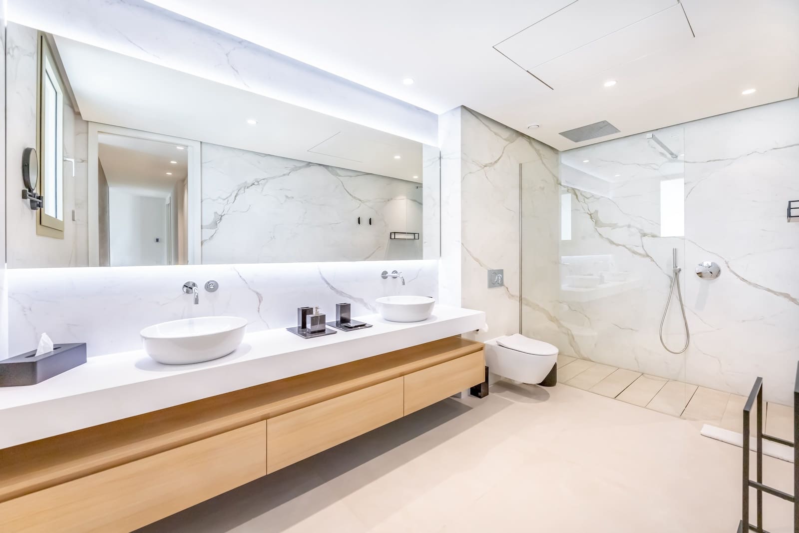 5 bedroom Penthouse for rent in Marbella with pool garage - € 16,000 (Ref: 9544396)