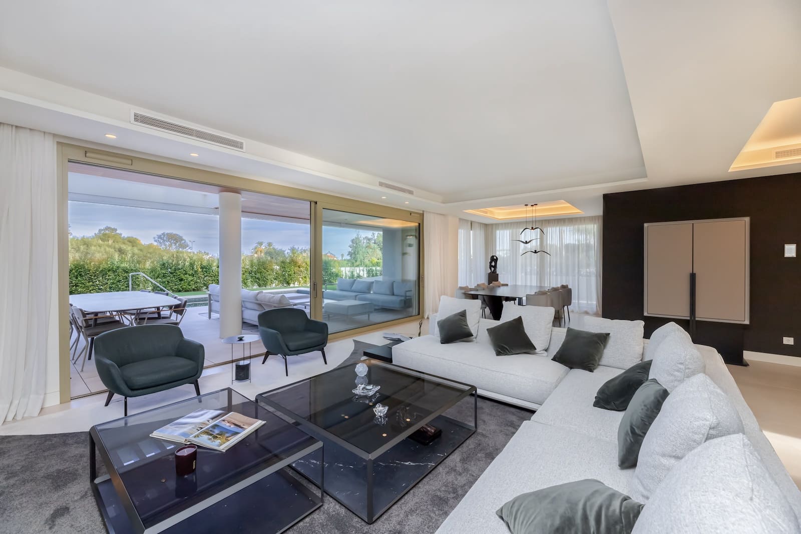 5 bedroom Penthouse for rent in Marbella with pool garage - € 16,000 (Ref: 9544396)