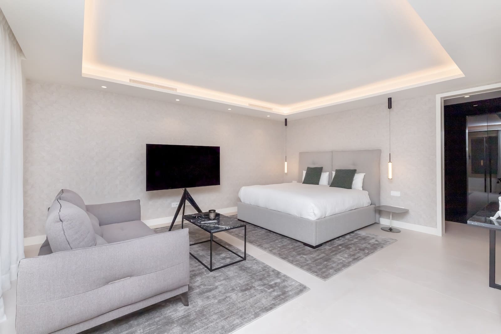 5 bedroom Penthouse for rent in Marbella with pool garage - € 16,000 (Ref: 9544396)