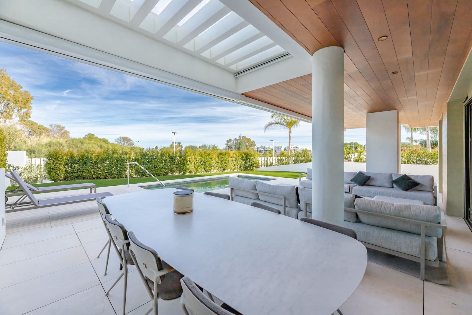 5 bedroom Penthouse for rent in Marbella with pool garage - € 16,000 (Ref: 9544396)